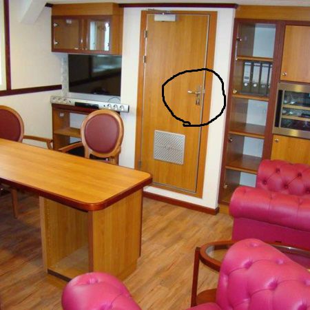 辽宁舰上的五金锁具简约不简单(图)