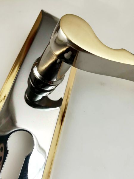 迎"双十一"大幅度降价促销锌合金黑金色室内门锁(图)