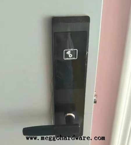 今日出单|凯里酒店采购二十套大屏幕酒店锁|锁具厂家批发(图)