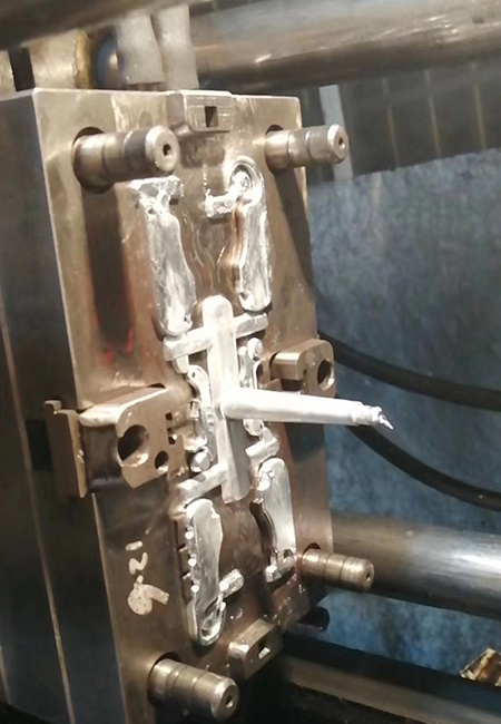 【电动车头盔锁厂家】因材料短缺成本面临上涨压力(图)