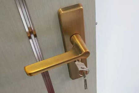 【门锁生产厂家】生产低价高档产品媲美名门静音门锁(图)