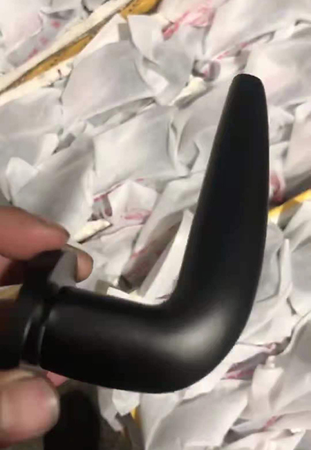 【欧派门锁】门锁厂家定制欧派畅销款酷黑纯氧化铝静音门锁(图)