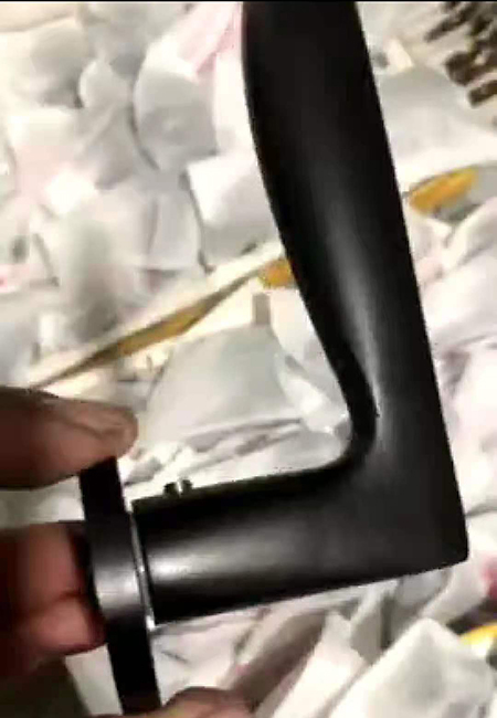 【欧派门锁】门锁厂家定制欧派畅销款酷黑纯氧化铝静音门锁(图)